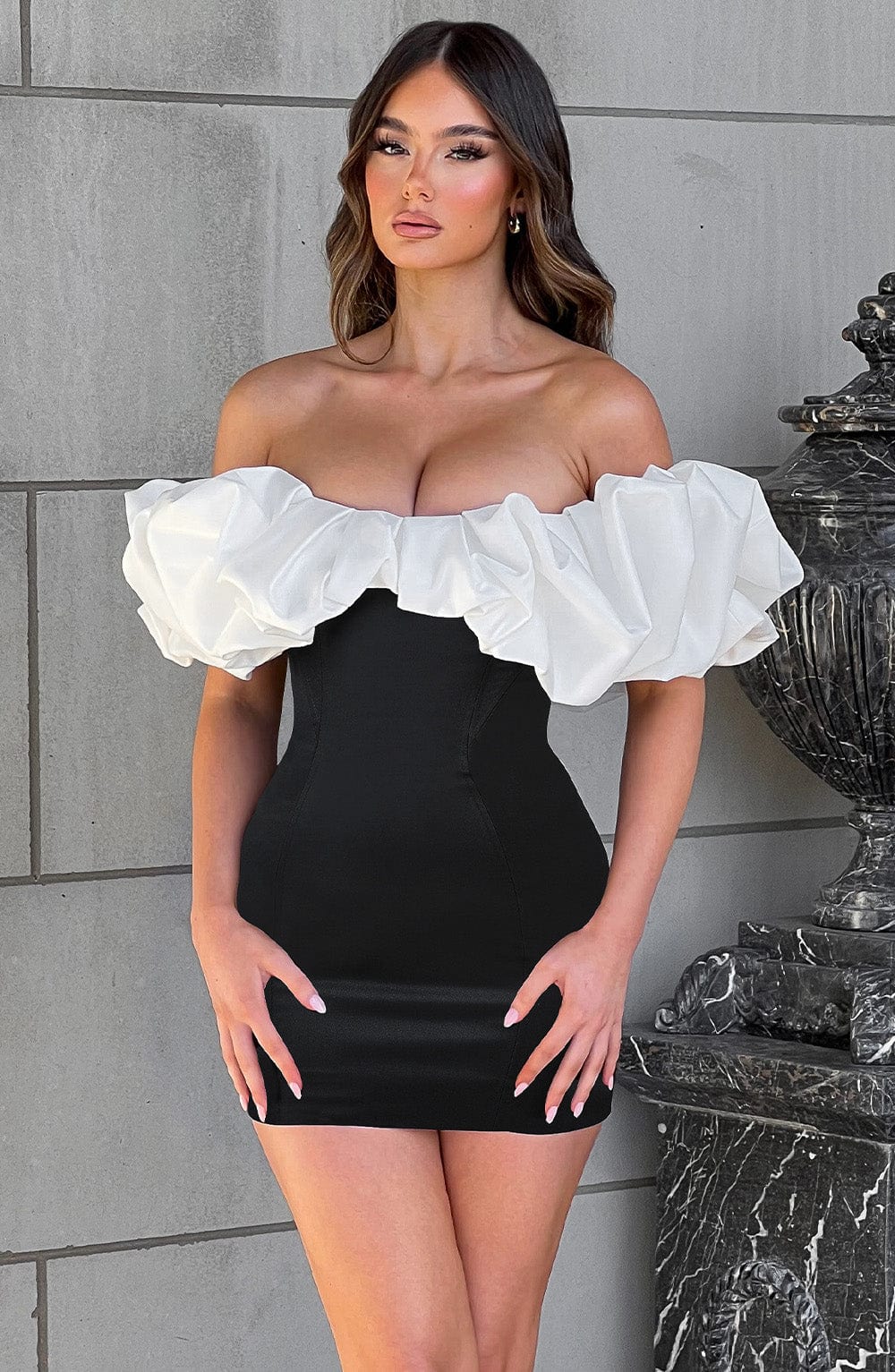 https://cdn.shopify.com/s/files/1/2060/7491/files/allie-mini-dress-black-white-dress-babyboo-fashion-31228896411711.jpg?v=1748602419