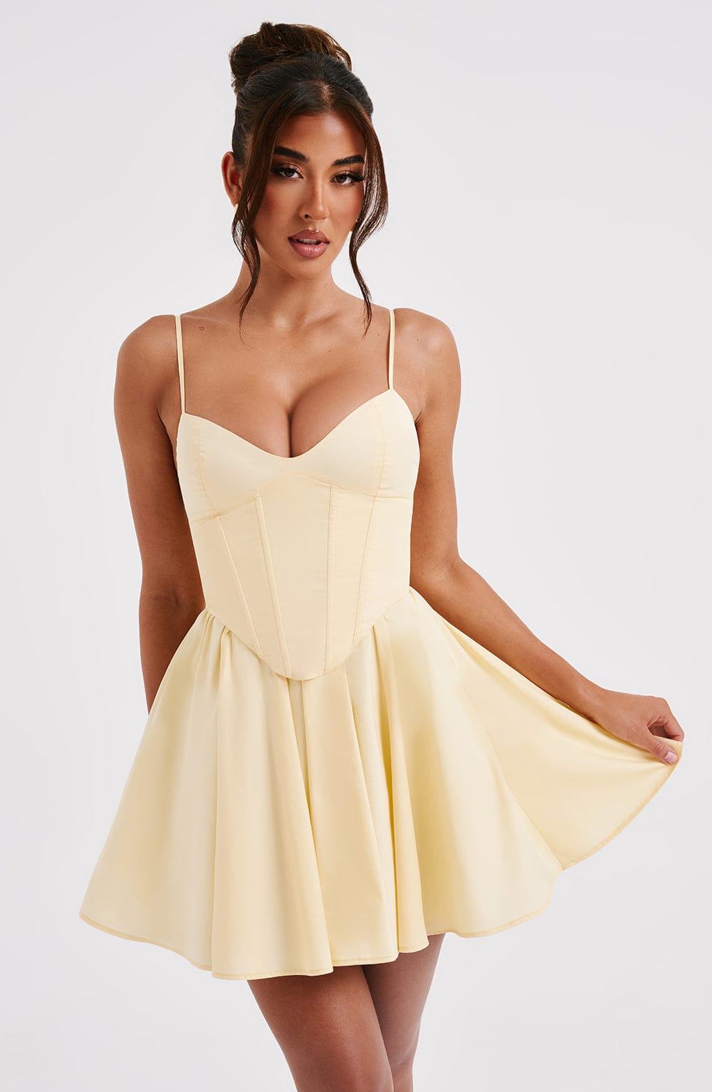 Abito Mini Analeigh - Design Esclusivo in Limone per Ogni Occasione