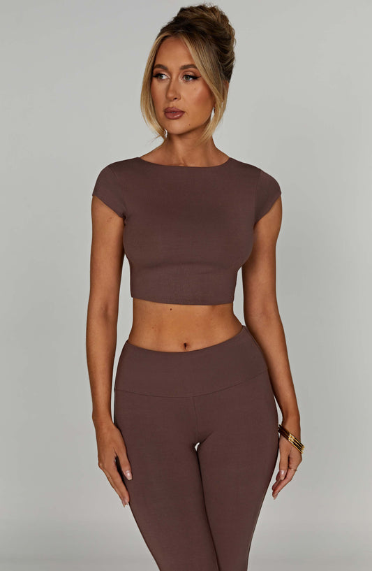 https://cdn.shopify.com/s/files/1/2060/7491/files/anika-top-chocolate-tops-xs-babyboo-fashion-30807468179519.jpg?v=1748604382