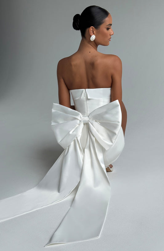 https://cdn.shopify.com/s/files/1/2060/7491/files/barbara-mini-dress-ivory-dress-babyboo-fashion-1147442894.jpg?v=1748599996