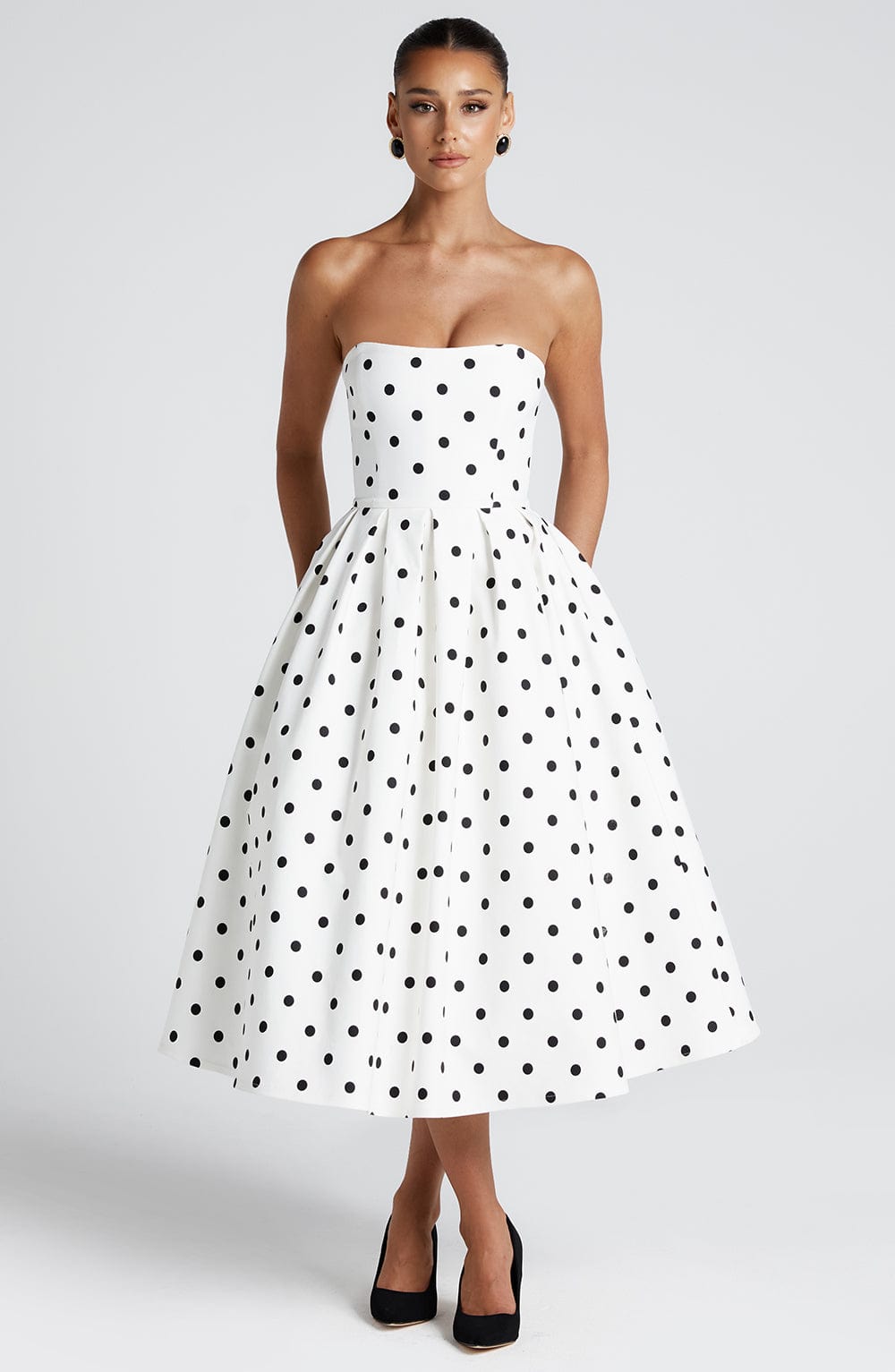 https://cdn.shopify.com/s/files/1/2060/7491/files/edith-midi-dress-black-polka-dot-print-dress-babyboo-fashion-1124292973.jpg?v=1748599843