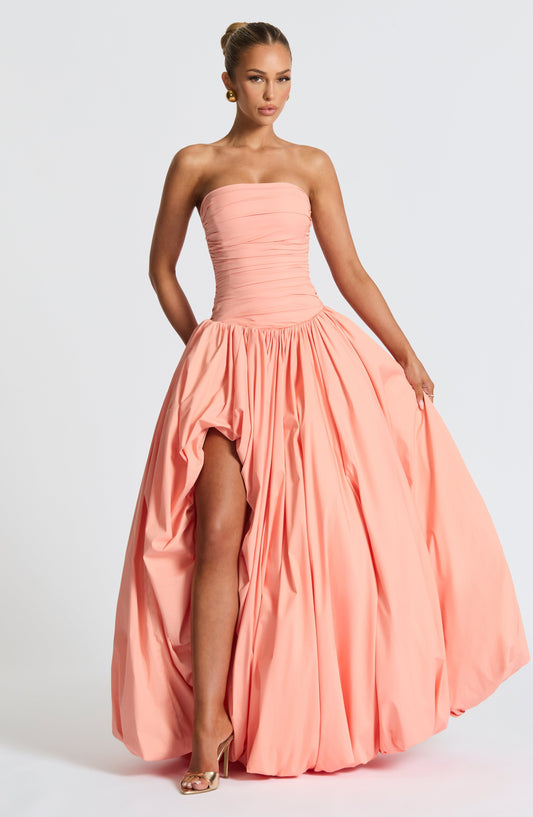 https://cdn.shopify.com/s/files/1/2060/7491/files/jillian-maxi-dress-peach-dress-xs-babyboo-fashion-1153165828.jpg?v=1748599797