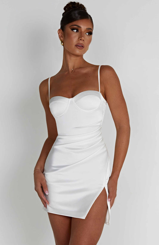https://cdn.shopify.com/s/files/1/2060/7491/files/mabel-mini-dress-ivory-dress-xs-babyboo-fashion-30879765528639.jpg?v=1748604460
