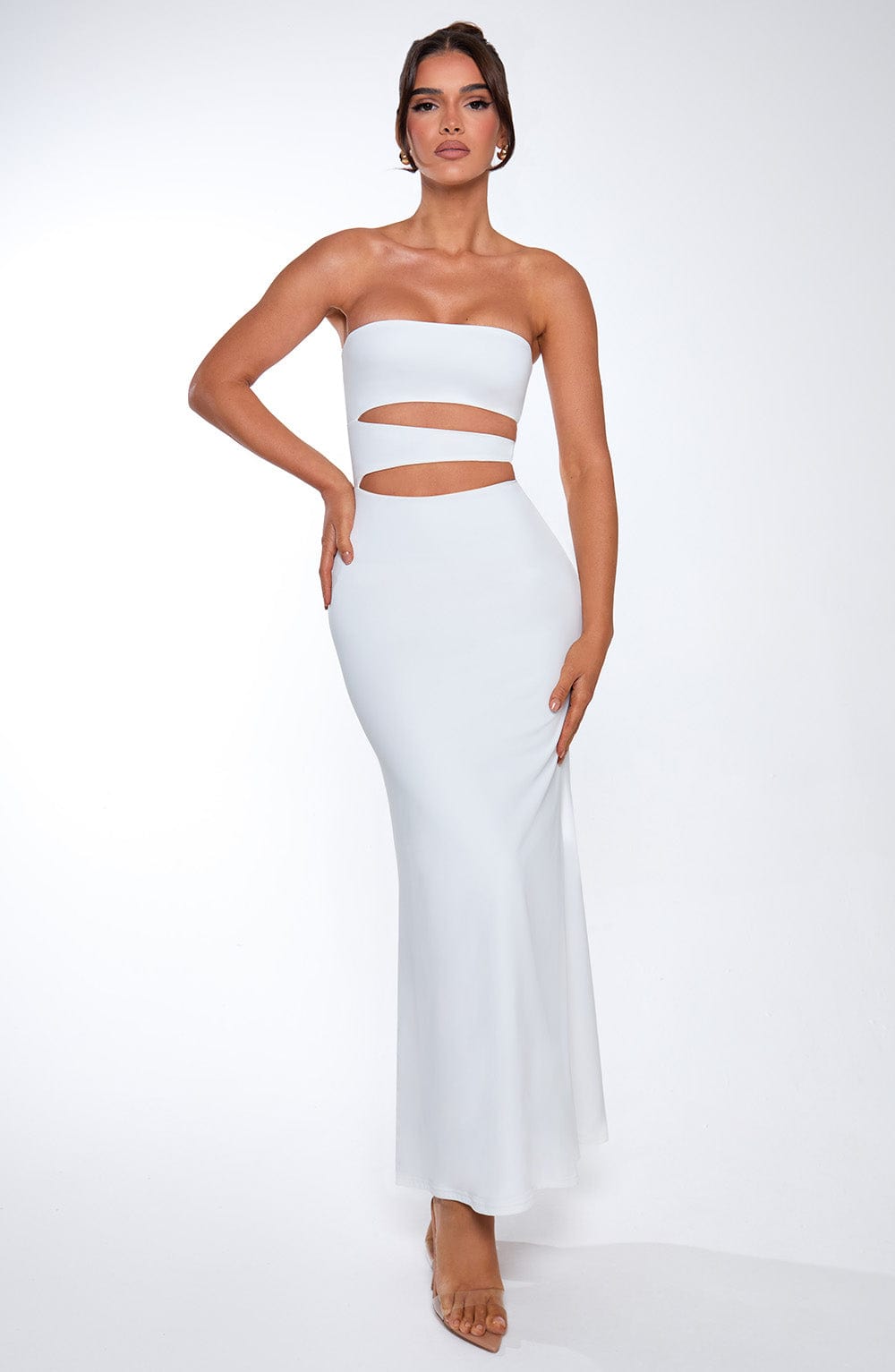 https://cdn.shopify.com/s/files/1/2060/7491/files/milia-maxi-dress-white-dress-xs-babyboo-fashion-32288248856639.jpg?v=1748601497