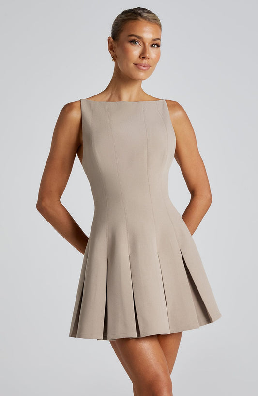 https://cdn.shopify.com/s/files/1/2060/7491/files/rory-mini-dress-taupe-dress-babyboo-fashion-1114021720.jpg?v=1748600074