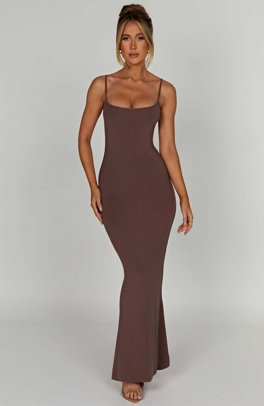 https://cdn.shopify.com/s/files/1/2060/7491/files/saskia-maxi-dress-chocolate-dress-xs-babyboo-fashion-30807472799807.jpg?v=1748604287