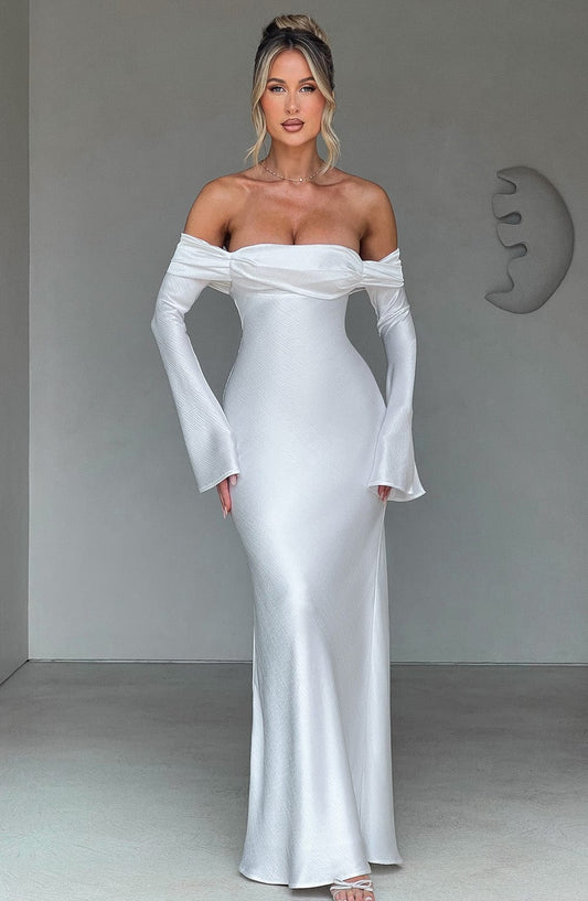 https://cdn.shopify.com/s/files/1/2060/7491/files/selene-maxi-dress-ivory-dress-xs-babyboo-fashion-32522823368767.jpg?v=1748600702