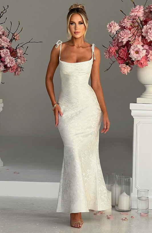 https://cdn.shopify.com/s/files/1/2060/7491/files/whitney-maxi-dress-ivory-dress-xs-babyboo-fashion-30820077830207.jpg?v=1748604197