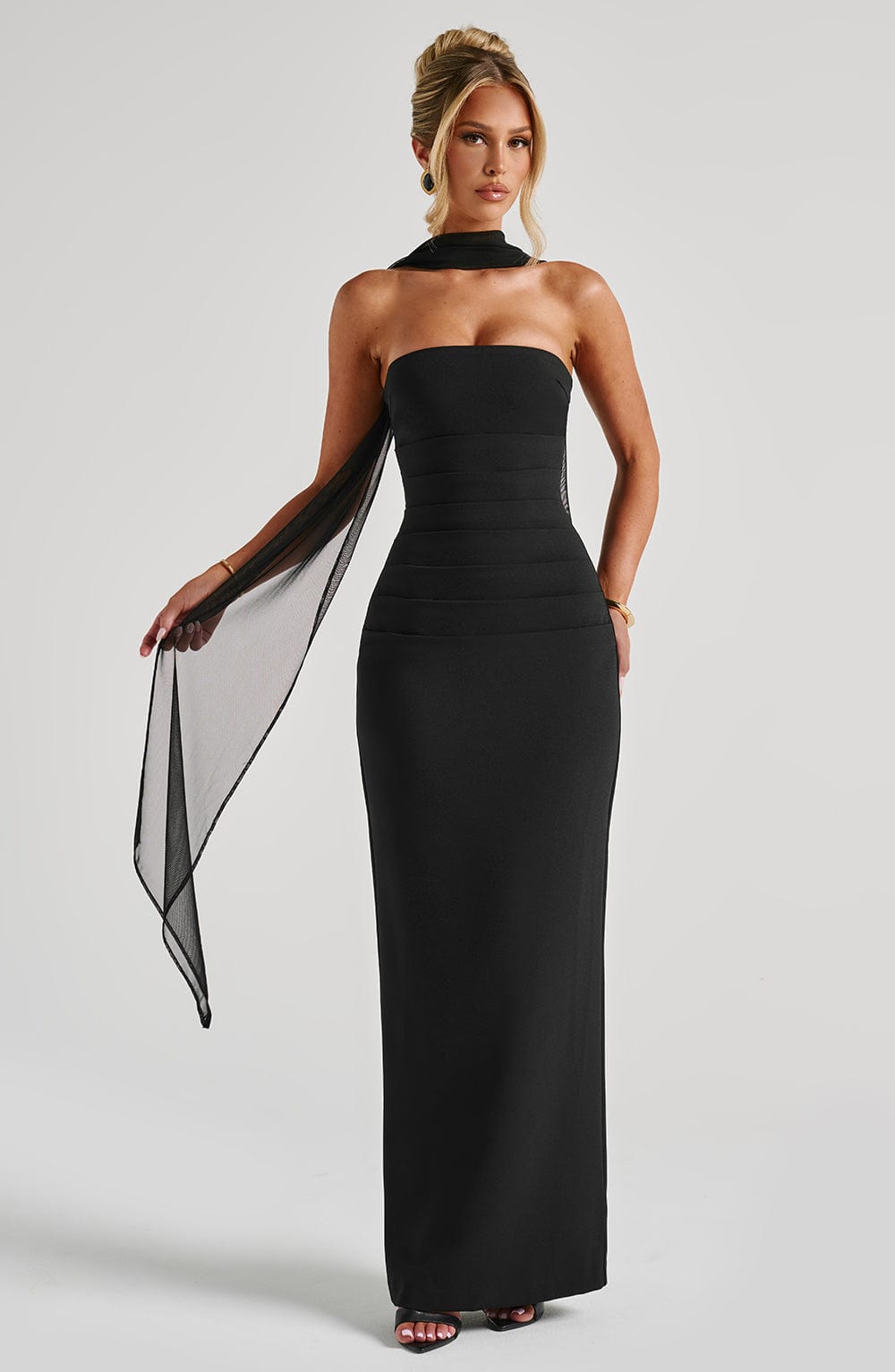 https://cdn.shopify.com/s/files/1/2060/7491/files/yulia-maxi-dress-black-dress-xs-babyboo-fashion-32852105887807.jpg?v=1748600240