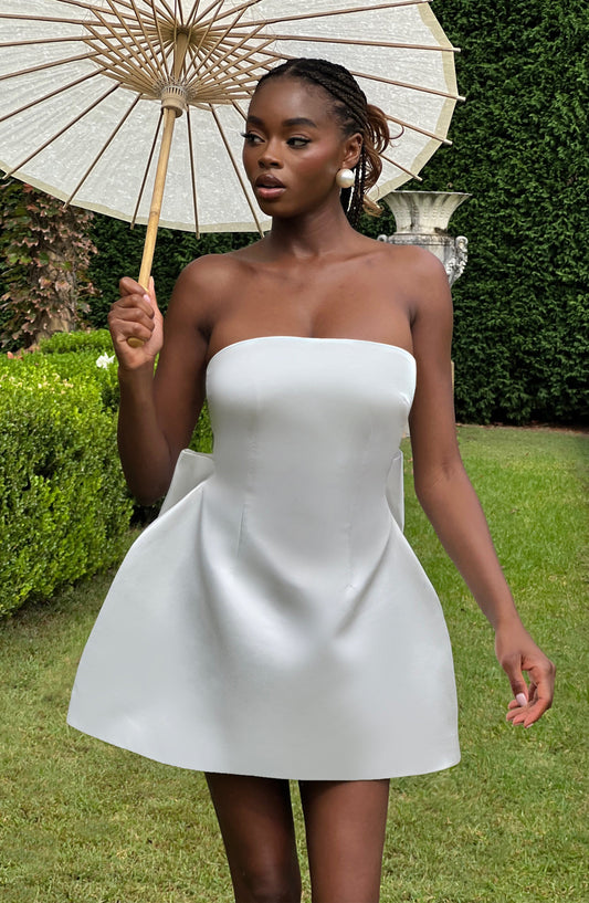 https://cdn.shopify.com/s/files/1/2060/7491/files/abbey-mini-dress-ivory-dress-xs-babyboo-fashion-1153165761.jpg?v=1748599922