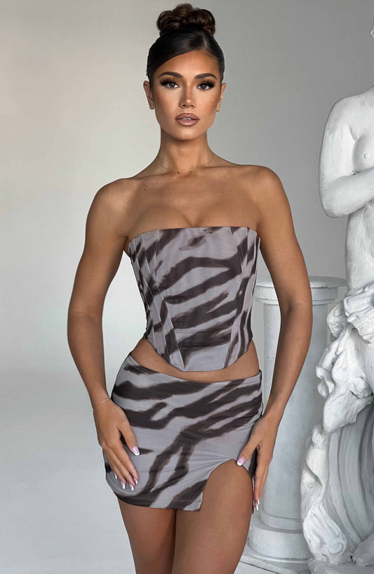 https://cdn.shopify.com/s/files/1/2060/7491/files/alina-mini-skirt-zebra-print-skirt-xs-babyboo-fashion-30868978008127.jpg?v=1748604207