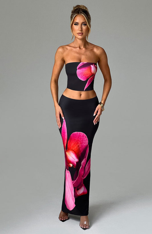 https://cdn.shopify.com/s/files/1/2060/7491/files/allegra-maxi-skirt-black-floral-print-skirt-babyboo-fashion-31331567173695.jpg?v=1748602076