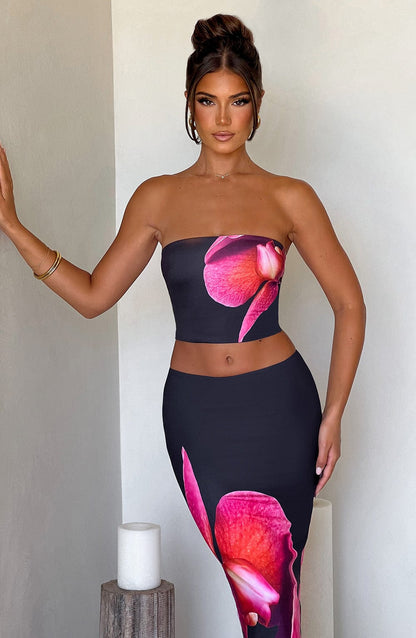 https://cdn.shopify.com/s/files/1/2060/7491/files/allegra-top-black-floral-print-tops-babyboo-fashion-31331567599679.jpg?v=1748602079