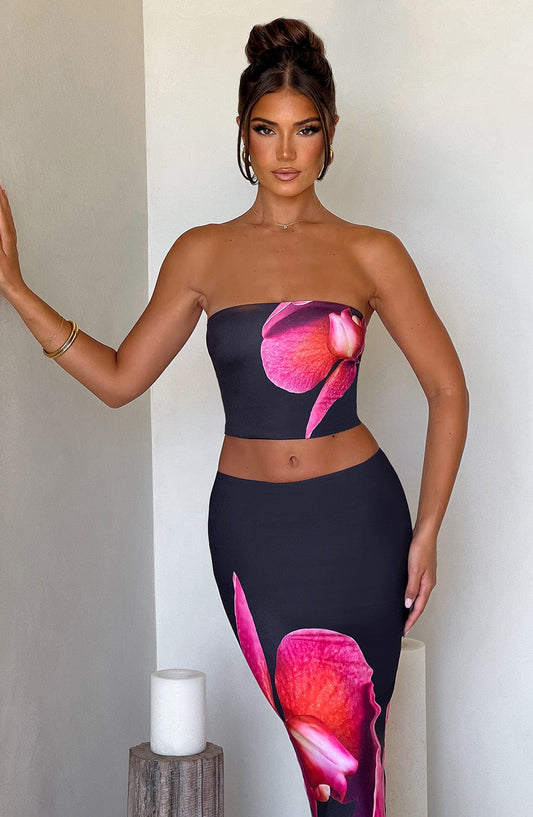 https://cdn.shopify.com/s/files/1/2060/7491/files/allegra-top-black-floral-print-tops-babyboo-fashion-31331567599679.jpg?v=1748602079
