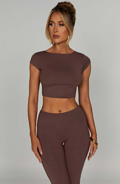 https://cdn.shopify.com/s/files/1/2060/7491/files/anika-top-chocolate-tops-xs-babyboo-fashion-30807468179519.jpg?v=1748604382