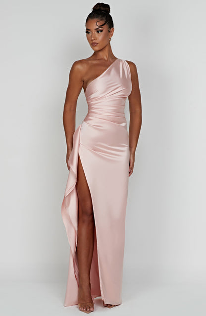 Ariel Abito da Sera Rosa