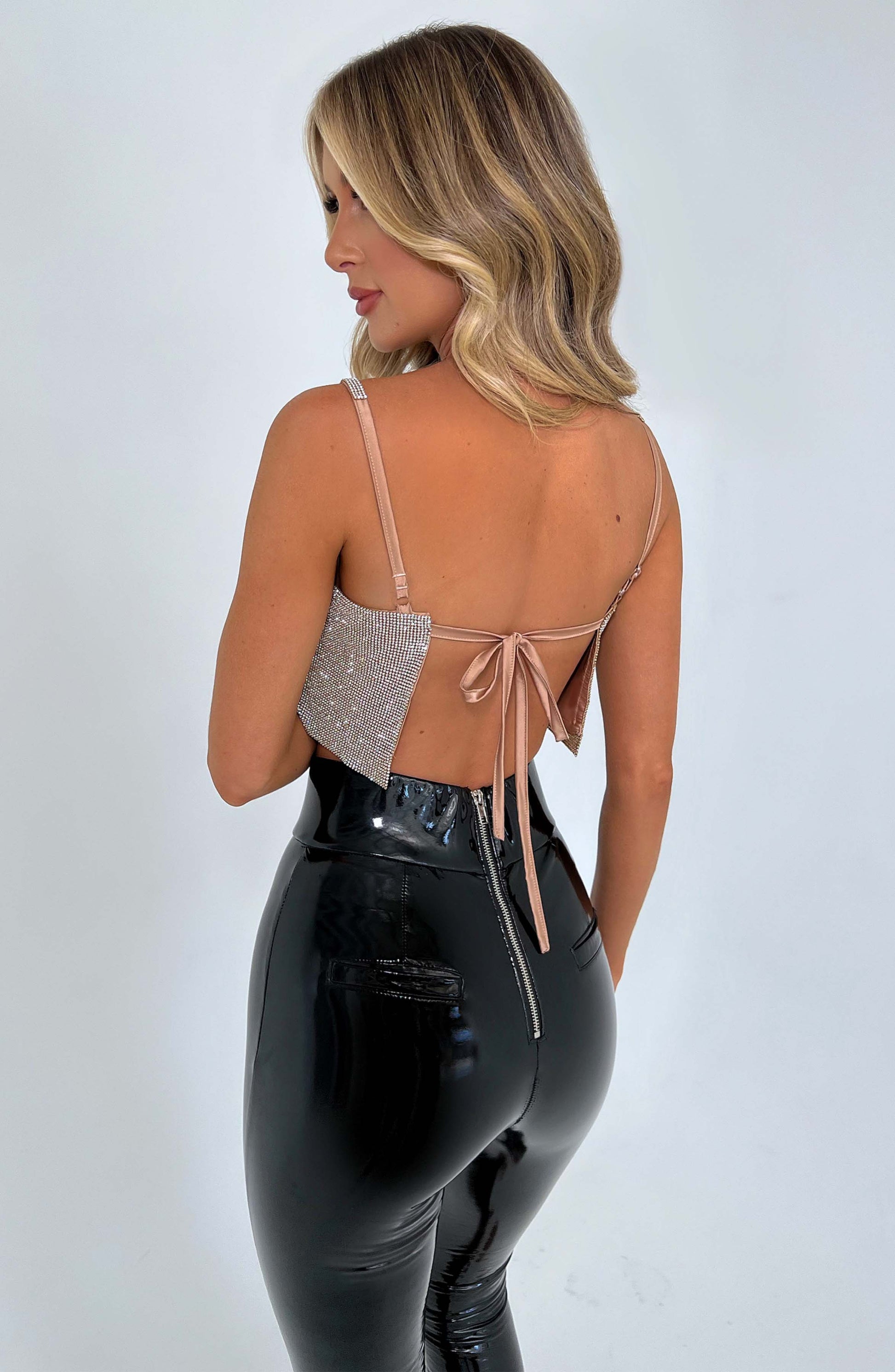 Top Camelia Oro Crop