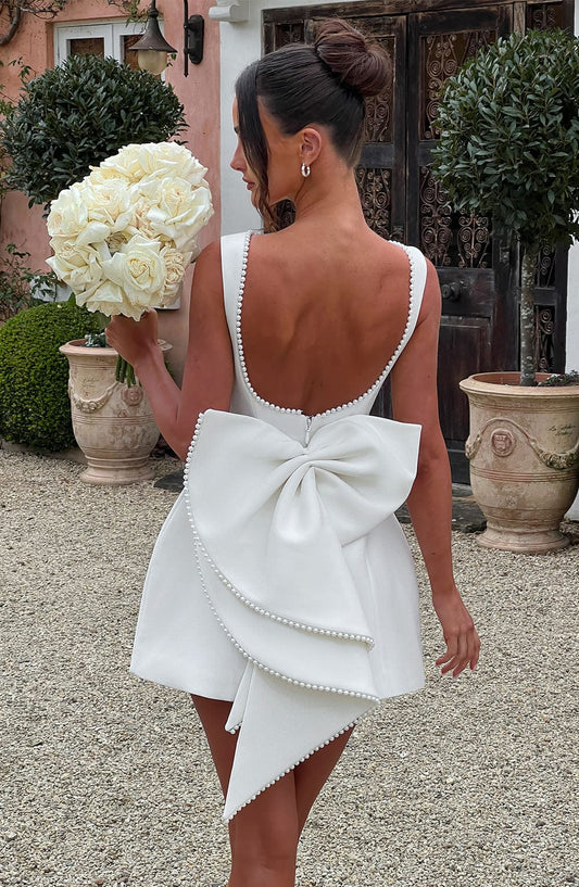 https://cdn.shopify.com/s/files/1/2060/7491/files/carrie-mini-dress-ivory-dress-xs-babyboo-fashion-32087921786943.jpg?v=1748601189