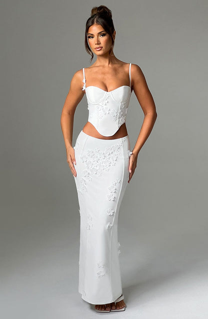 https://cdn.shopify.com/s/files/1/2060/7491/files/dalary-maxi-skirt-white-skirt-xs-babyboo-fashion-31400001372223.jpg?v=1748601956