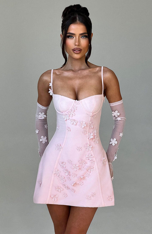 https://cdn.shopify.com/s/files/1/2060/7491/files/dalary-mini-dress-blush-dress-babyboo-fashion-31689968418879.jpg?v=1748601641