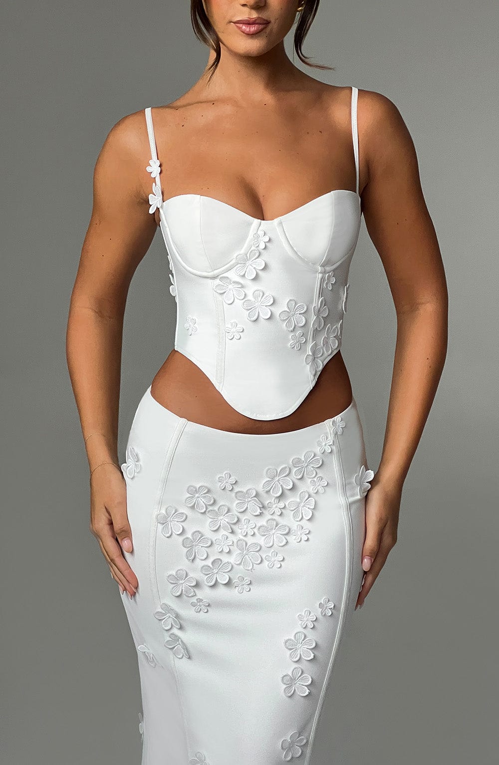 https://cdn.shopify.com/s/files/1/2060/7491/files/dalary-top-white-tops-babyboo-fashion-31400001830975.jpg?v=1748601957