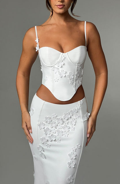 https://cdn.shopify.com/s/files/1/2060/7491/files/dalary-top-white-tops-babyboo-fashion-31400001830975.jpg?v=1748601957