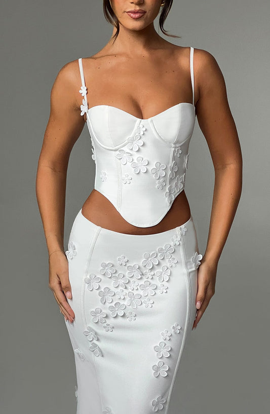 https://cdn.shopify.com/s/files/1/2060/7491/files/dalary-top-white-tops-babyboo-fashion-31400001830975.jpg?v=1748601957