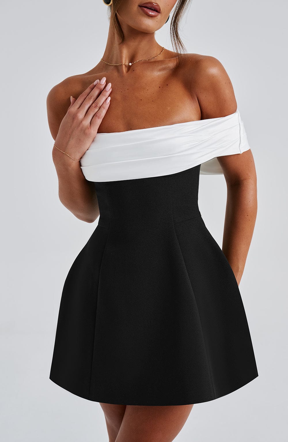 Abito da donna Delta mini nero/bianco