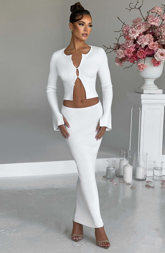 https://cdn.shopify.com/s/files/1/2060/7491/files/elia-maxi-skirt-white-skirt-xs-babyboo-fashion-30842437795903.jpg?v=1748604227
