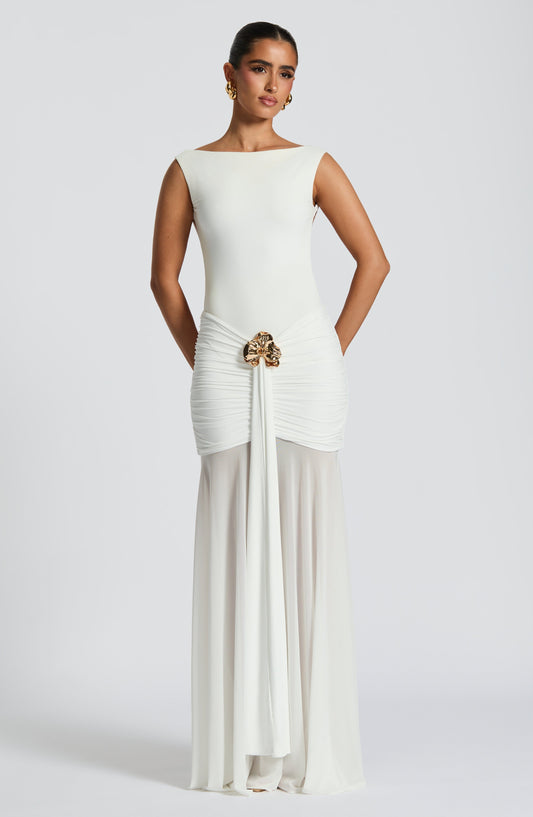 https://cdn.shopify.com/s/files/1/2060/7491/files/fae-maxi-skirt-white-skirt-babyboo-fashion-1161628930.jpg?v=1748249897