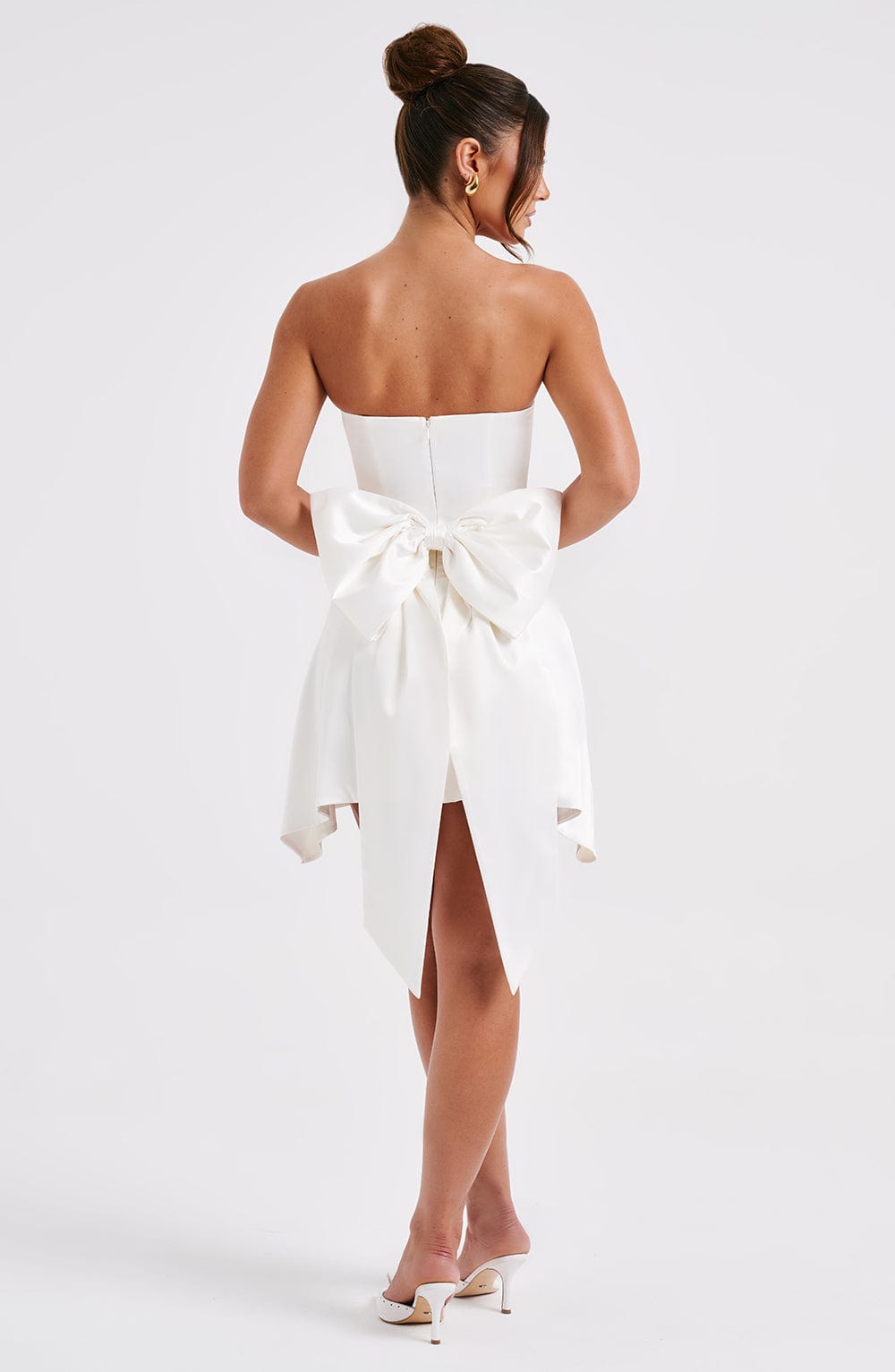Abito da sera in satin ivory