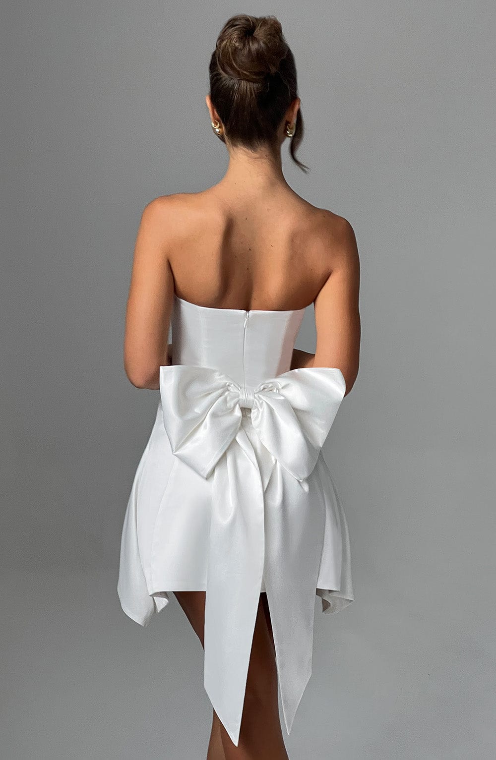 Abito da sera in satin ivory
