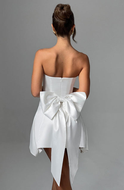 Abito da sera in satin ivory