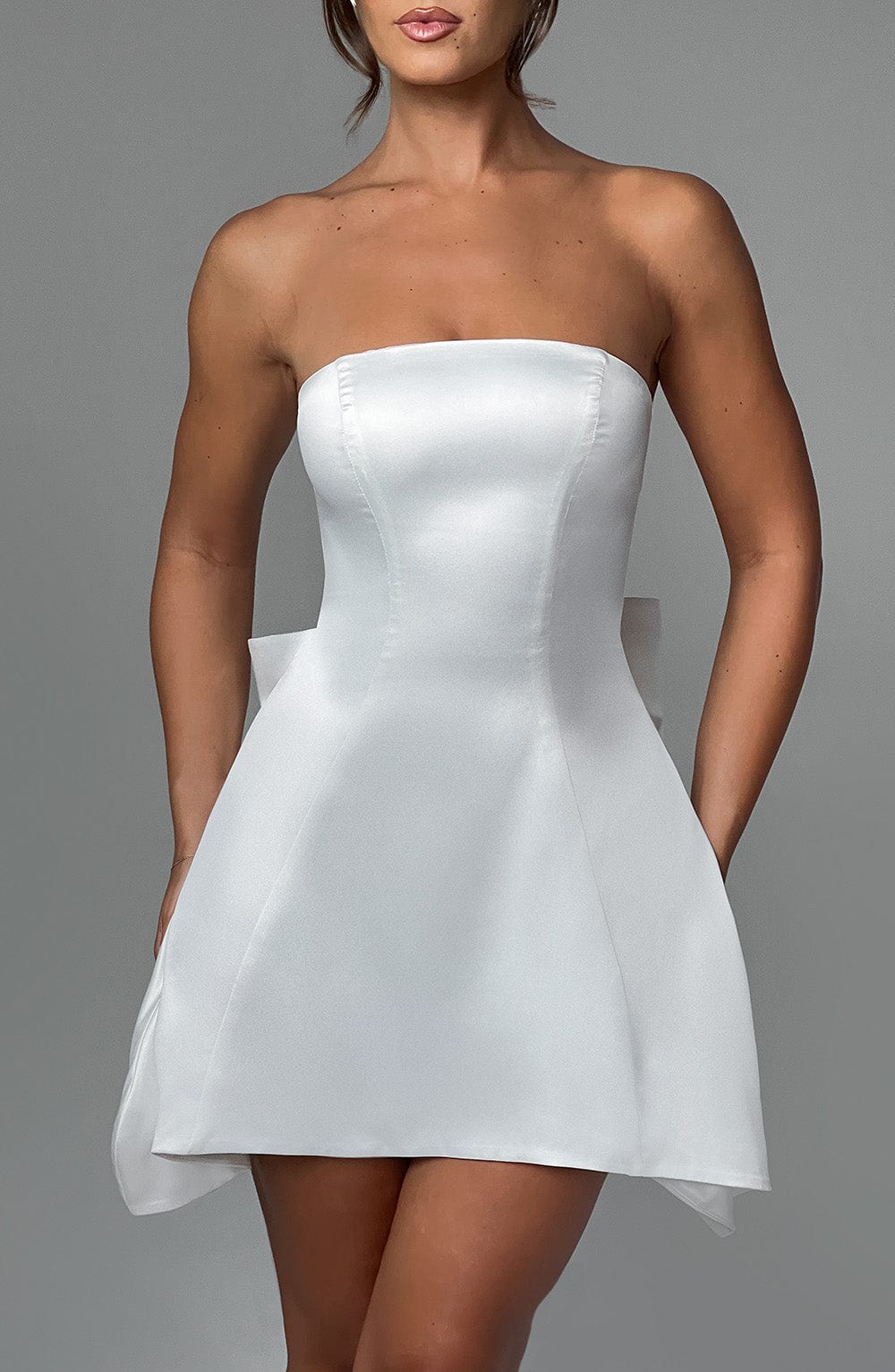 Abito da sera in satin ivory