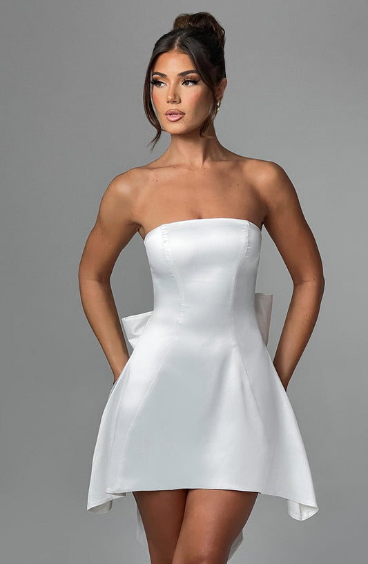 https://cdn.shopify.com/s/files/1/2060/7491/files/freja-mini-dress-ivory-dress-xs-babyboo-fashion-31480360304703.jpg?v=1748602140
