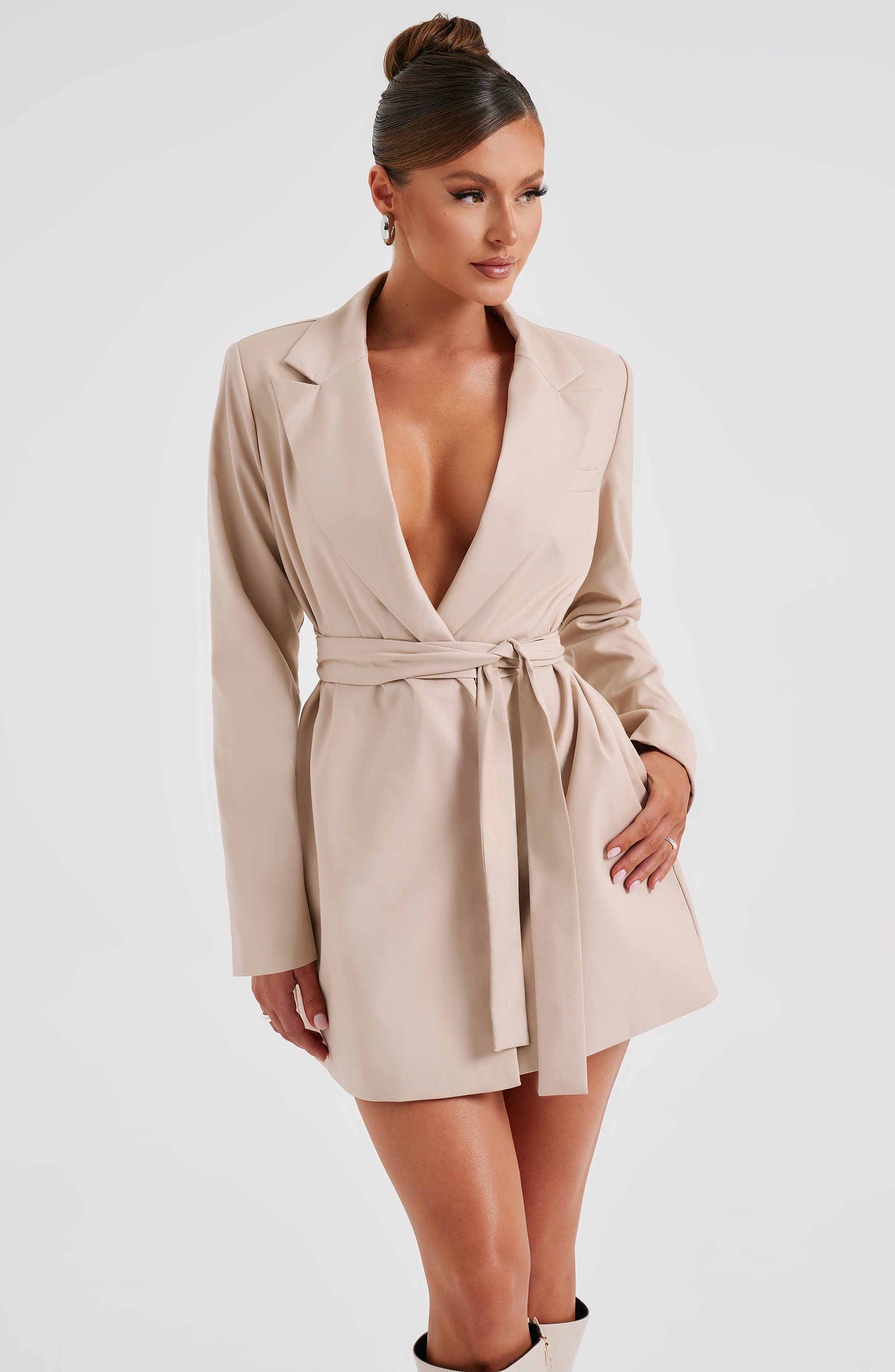Abito da sera beige di alta qualità