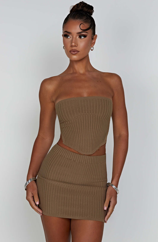 https://cdn.shopify.com/s/files/1/2060/7491/products/jaz-top-mocha-tops-xs-babyboo-fashion-30608346611775.jpg?v=1748605136