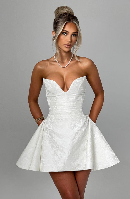 https://cdn.shopify.com/s/files/1/2060/7491/files/joan-playsuit-ivory-playsuit-xs-babyboo-fashion-32750760230975.jpg?v=1748600475