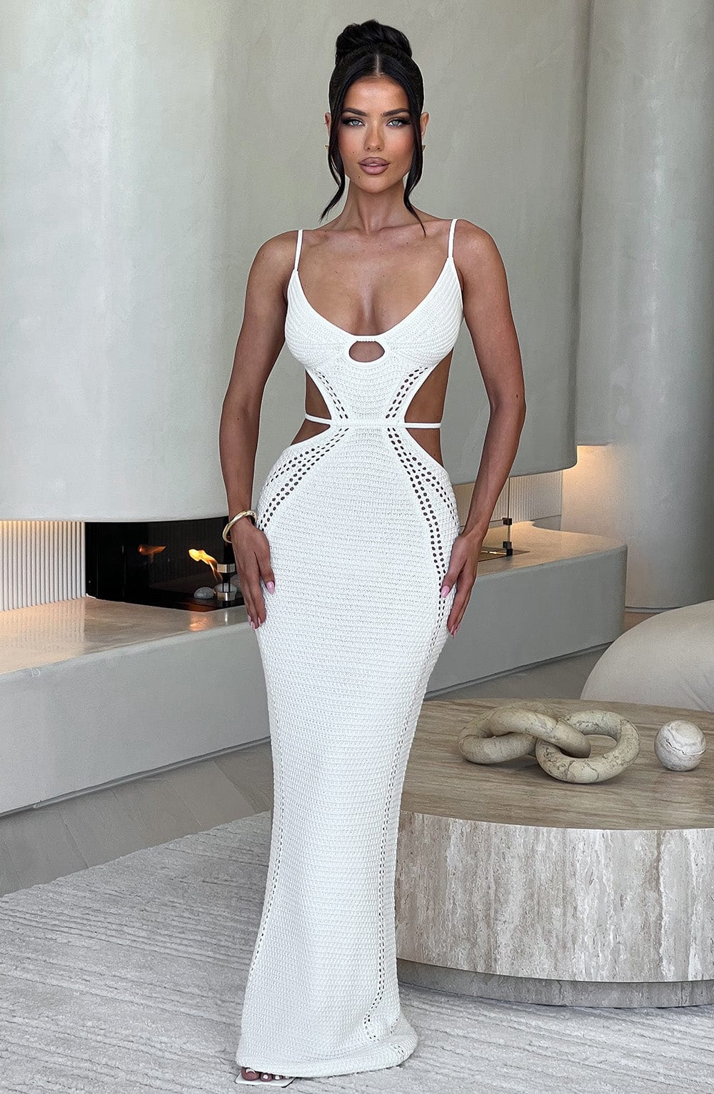 https://cdn.shopify.com/s/files/1/2060/7491/files/josefina-maxi-dress-white-dress-xs-babyboo-fashion-31544478171199.jpg?v=1748601810
