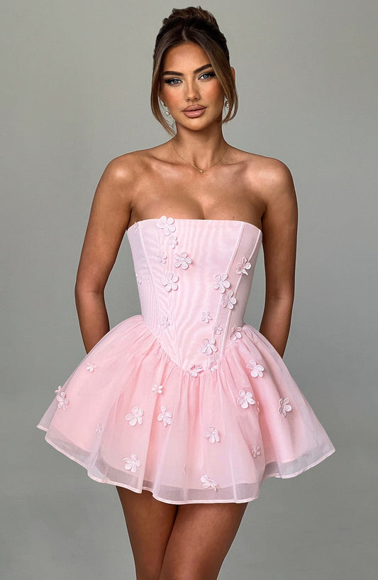 https://cdn.shopify.com/s/files/1/2060/7491/files/justina-playsuit-blush-playsuit-xs-babyboo-fashion-32087916314687.jpg?v=1748601182