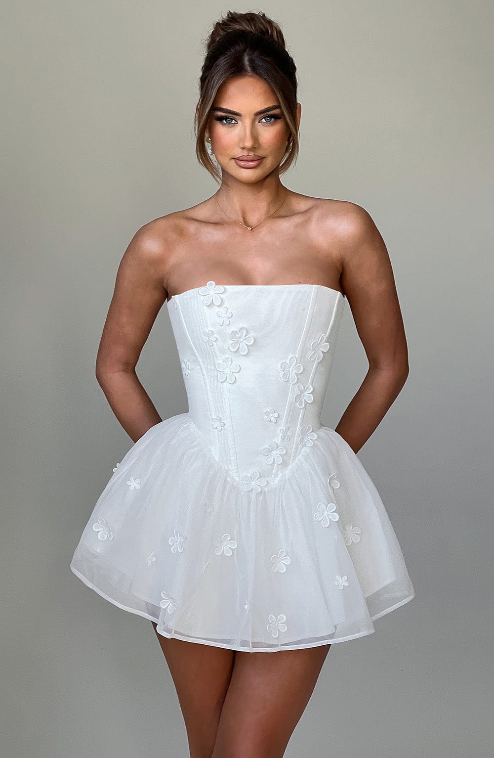 https://cdn.shopify.com/s/files/1/2060/7491/files/justina-playsuit-ivory-playsuit-xs-babyboo-fashion-32087918805055.jpg?v=1748601185