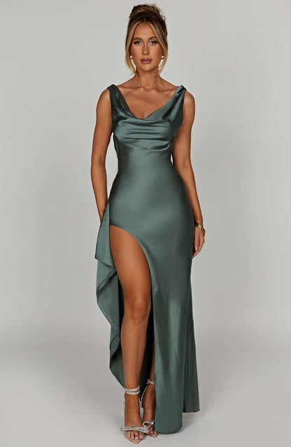 https://cdn.shopify.com/s/files/1/2060/7491/files/marilyn-maxi-dress-sage-dress-xs-babyboo-fashion-30819893018687.jpg?v=1748604181