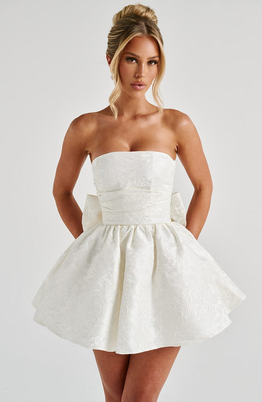 https://cdn.shopify.com/s/files/1/2060/7491/files/salome-mini-dress-ivory-dress-xs-babyboo-fashion-32859993767999.jpg?v=1748600258