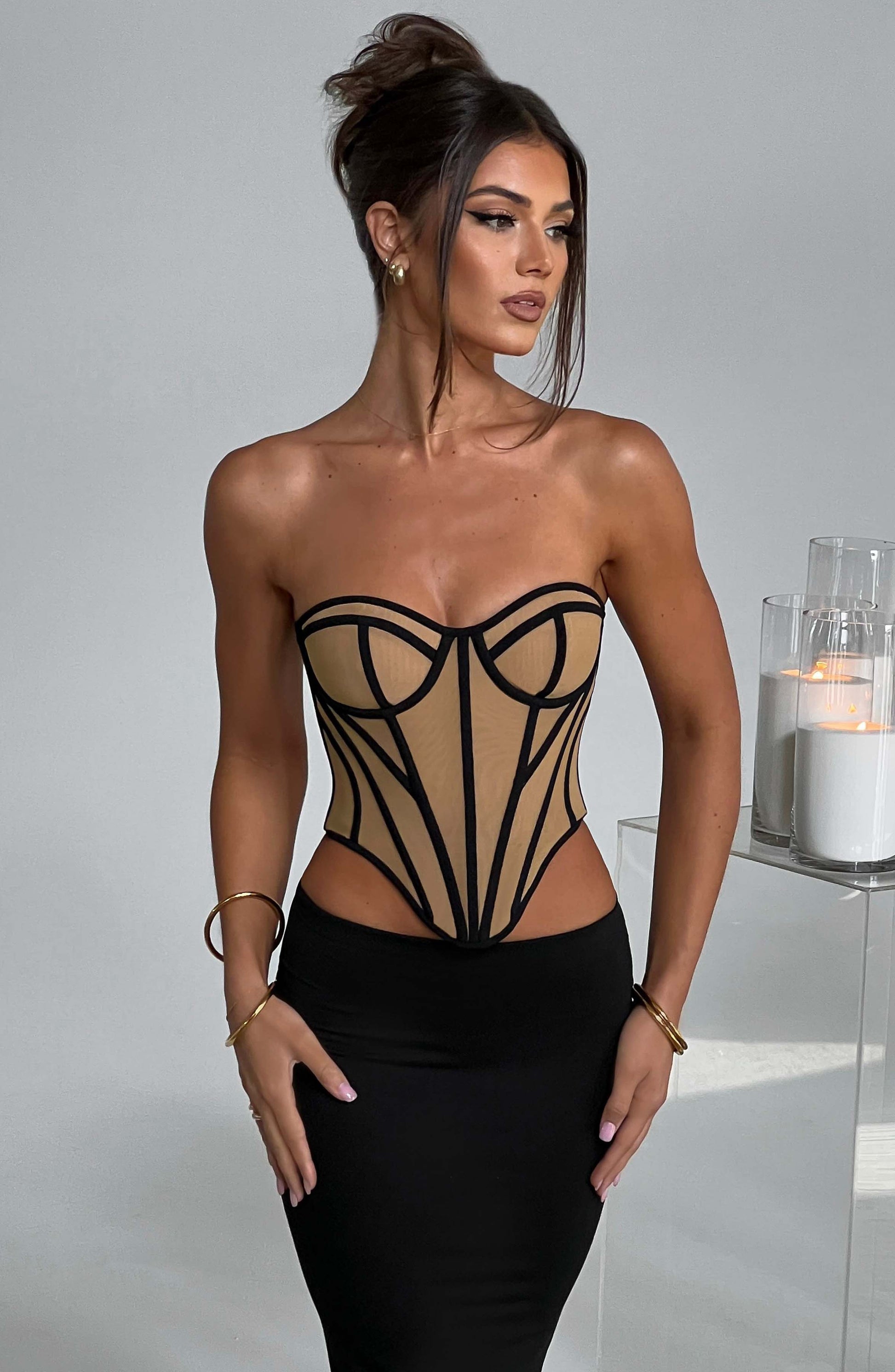 https://cdn.shopify.com/s/files/1/2060/7491/files/santanna-corset-black-nude-tops-xs-babyboo-fashion-30789392433215.jpg?v=1748604755