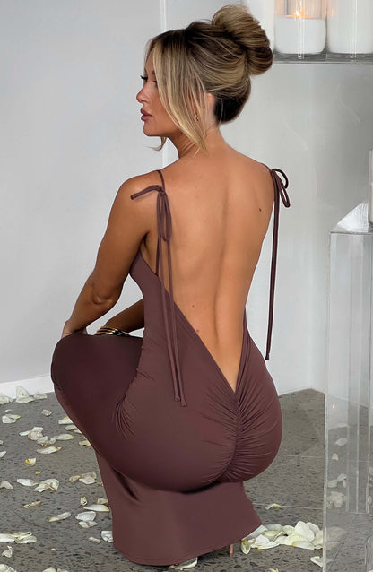 https://cdn.shopify.com/s/files/1/2060/7491/files/sanya-maxi-dress-chocolate-dress-xs-babyboo-fashion-30795531583551.jpg?v=1748604409