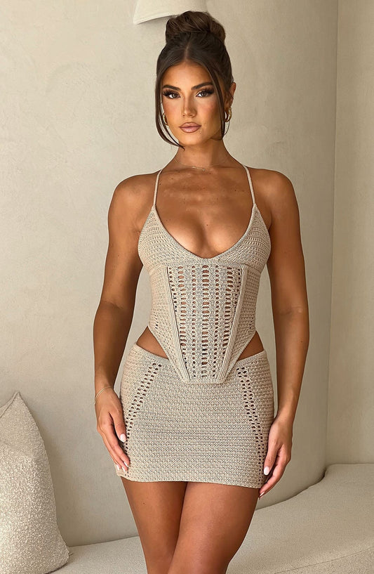 https://cdn.shopify.com/s/files/1/2060/7491/files/selma-top-beige-tops-xs-babyboo-fashion-31312167665727.jpg?v=1748602343