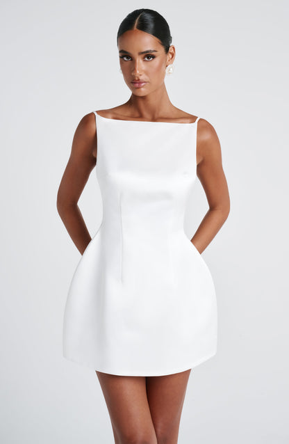https://cdn.shopify.com/s/files/1/2060/7491/files/tate-mini-dress-ivory-dress-babyboo-fashion-1133013892.jpg?v=1748599947