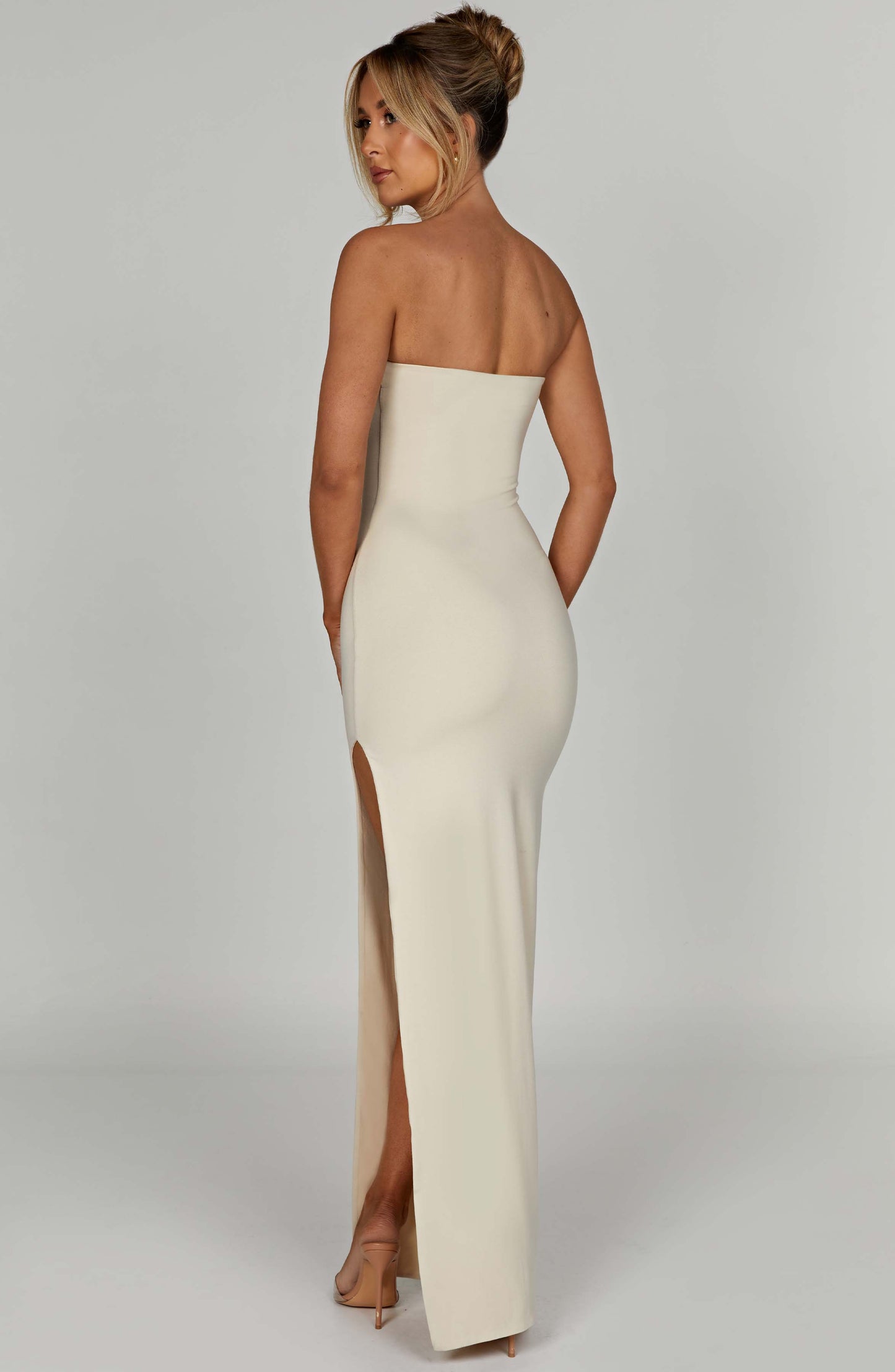 Teyana Maxi Dress Cremisi