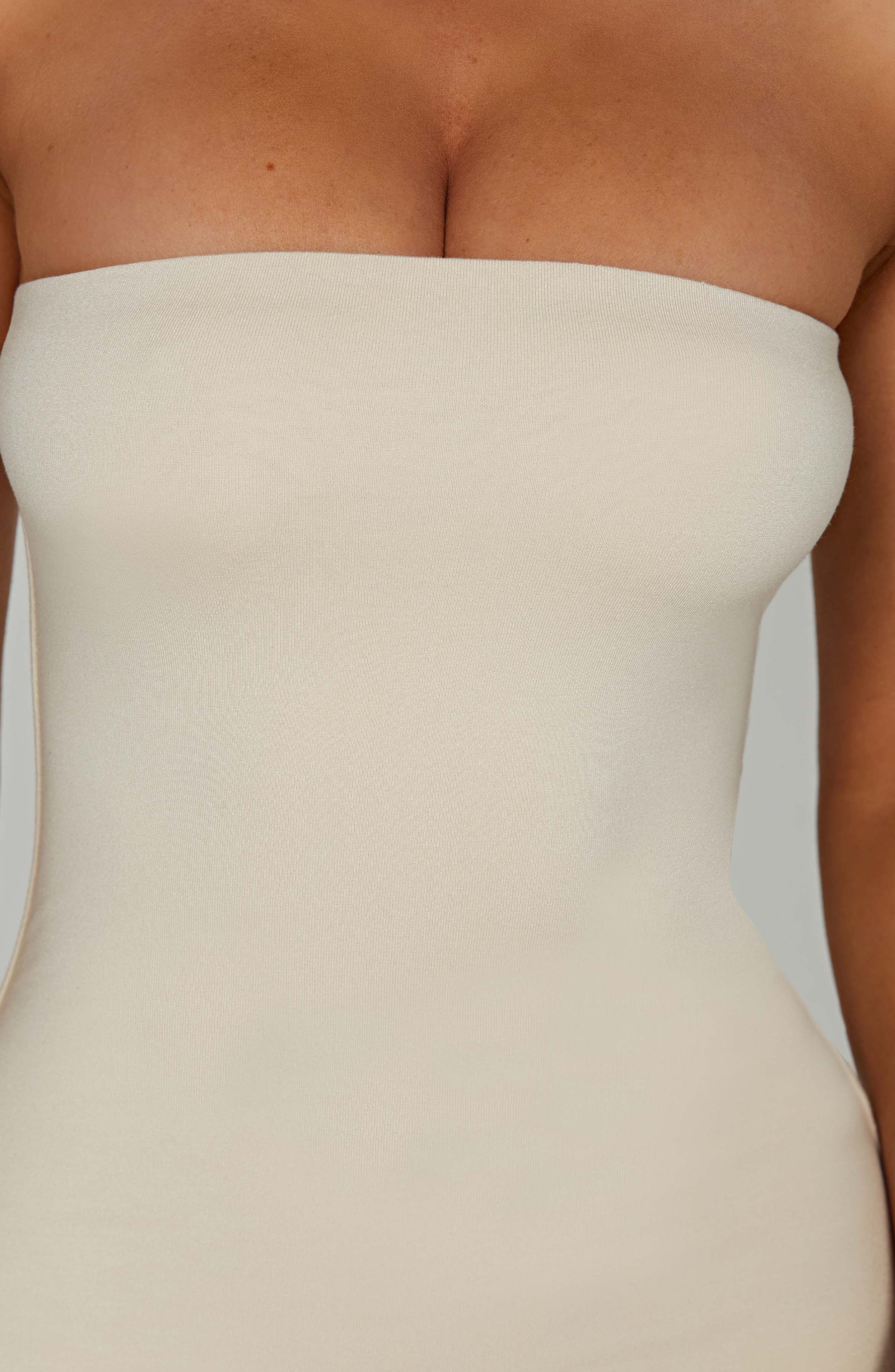 Teyana Maxi Dress Cremisi