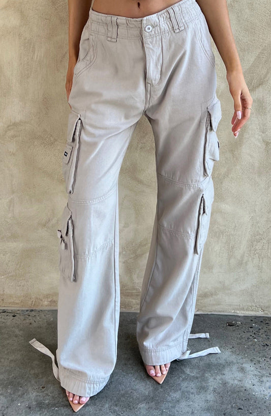 https://cdn.shopify.com/s/files/1/2060/7491/products/tinashe-cargo-pants-light-grey-pants-xs-babyboo-fashion-30041155829823.jpg?v=1748605596